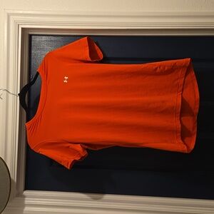 Under Armour Heat Gear women's  Medium athletic tee